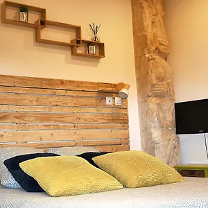 https://loriflamme-avignon.fr-provencehotel.com