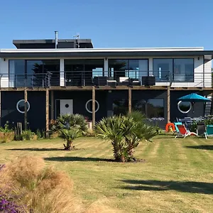 https://la-maison-bateau.inbrittany.com